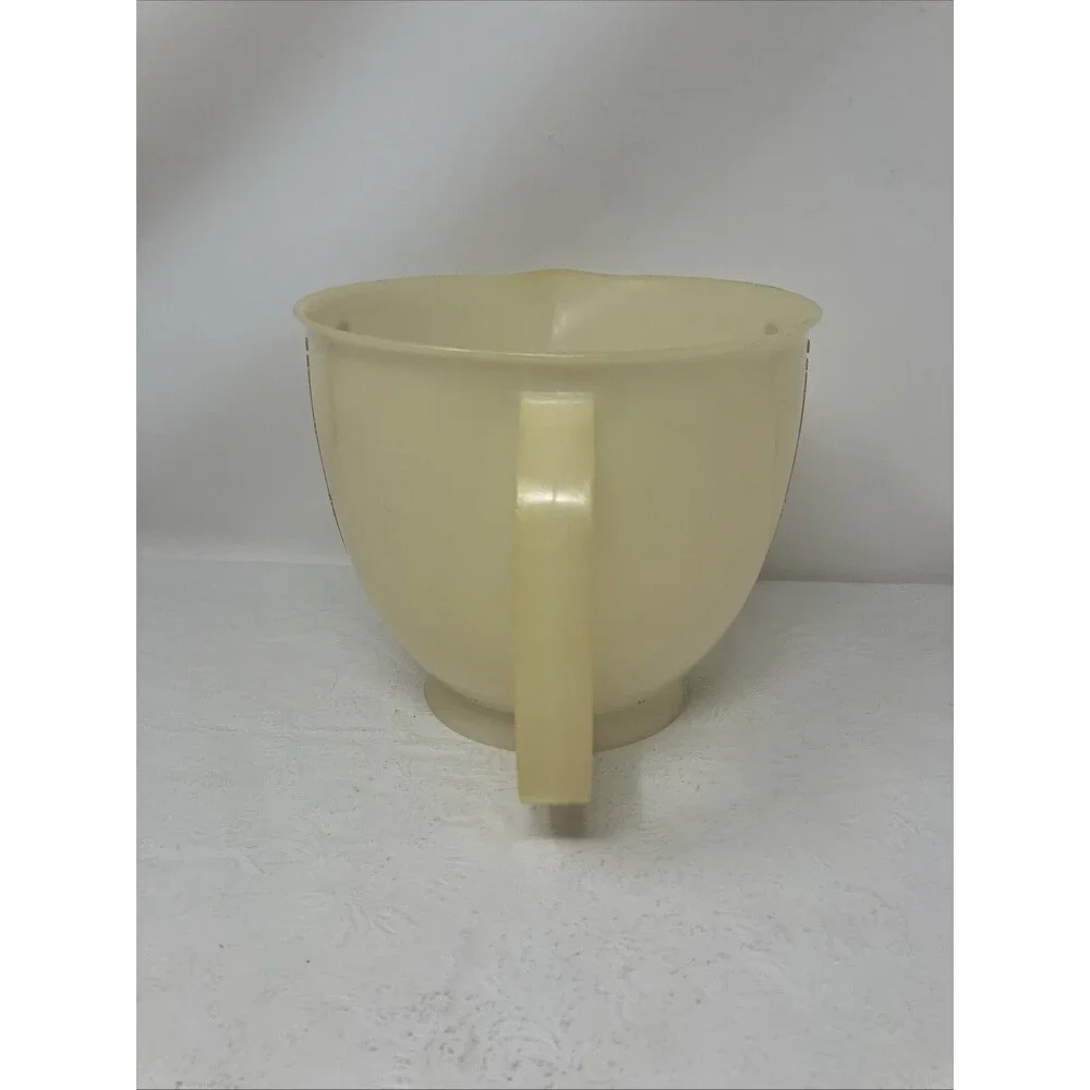 VTG Tupperware Mix-N-Store 8 Cup 2 Qt Measuring Bowl Pitcher Spout 500-1